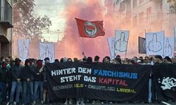 Darmstadt’ta Reichsbürger yürüyüşü Antifa'nın karşı protestosuyla durduruldu