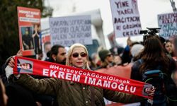 Der Spiegel: "Erdoğan Türkiye’yi diktatörlüğe sürüklüyor, Almanya ise sessiz kalıyor"