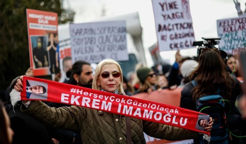 Der Spiegel: "Erdoğan Türkiye’yi diktatörlüğe sürüklüyor, Almanya ise sessiz kalıyor"